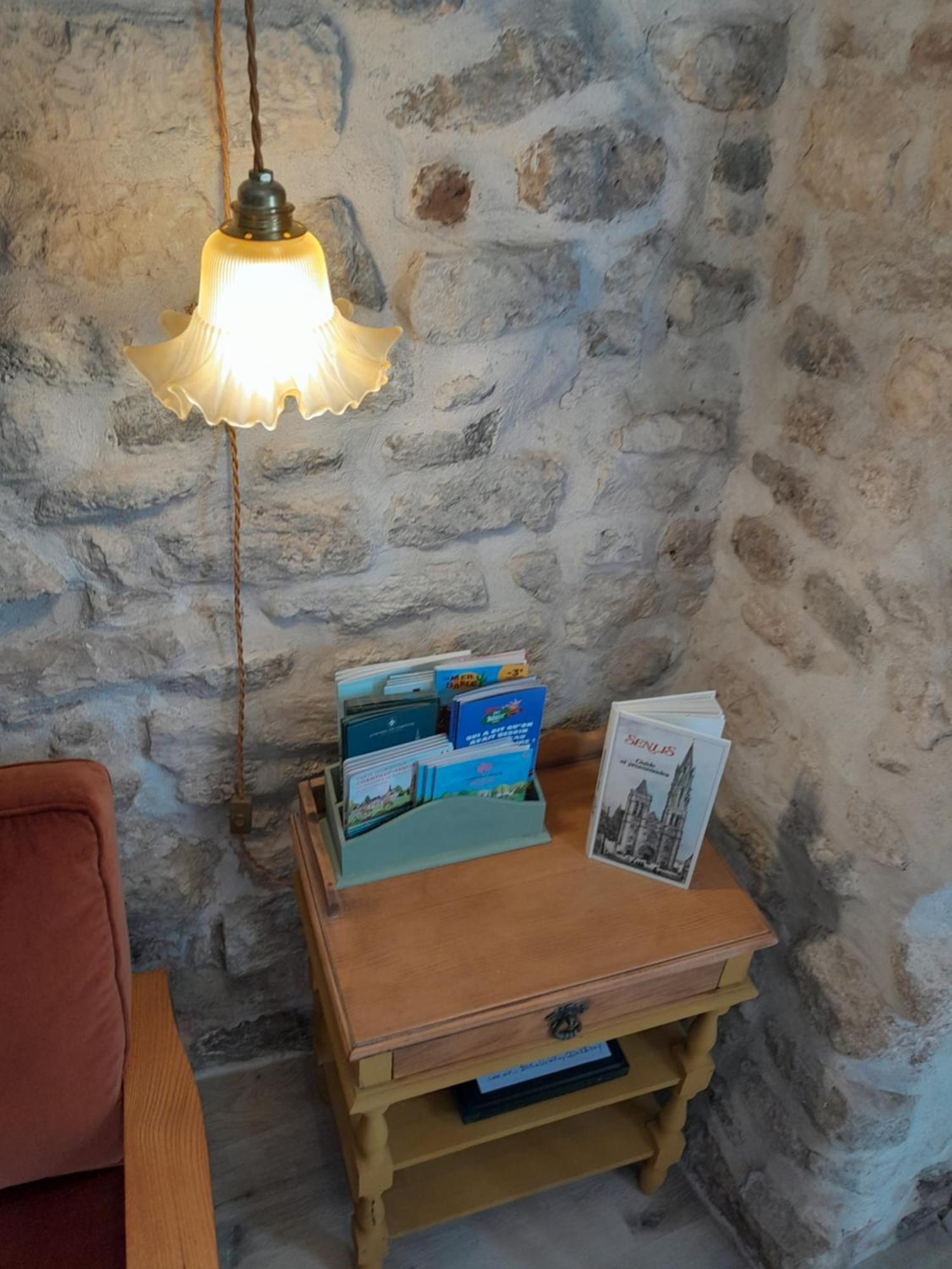 Gite La Folie De Seraphine Senlis (Oise) Exterior foto